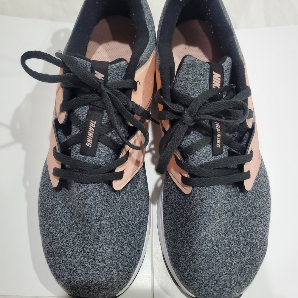 Nike Women’s Air Bella Training Sneakers in Heather Grey and Blush Size 9